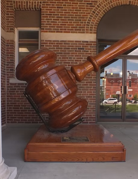 WORLD'S LARGEST GAVEL WORLD'S LARGEST GAVEL