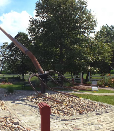 WORLD'S LARGEST PITCHFORK WORLD'S LARGEST PITCHFORK