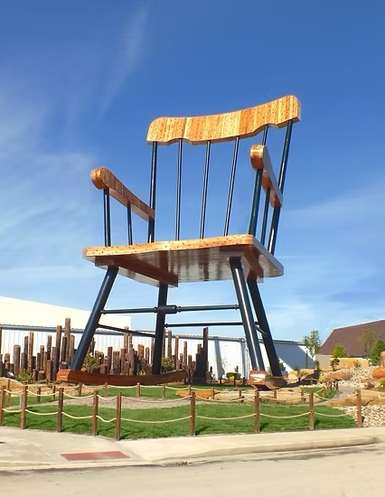 WORLD'S LARGEST ROCKING CHAIR WORLD'S LARGEST ROCKING CHAIR